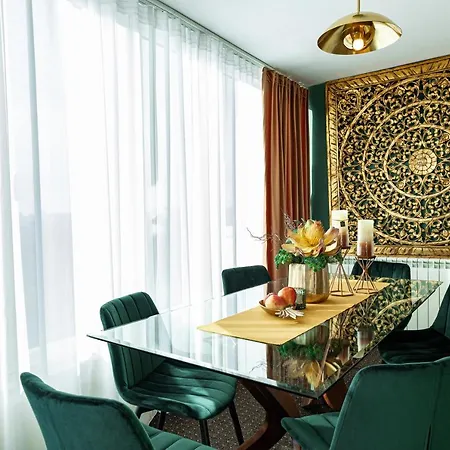 Qult - The Renaissance Affair *