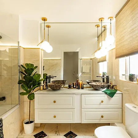 Qult - The Renaissance Affair Βουκουρέστι