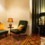 Apartamento Qult - The Renaissance Affair