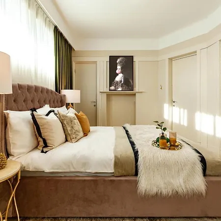 Qult - The Renaissance Affair * Bucharest