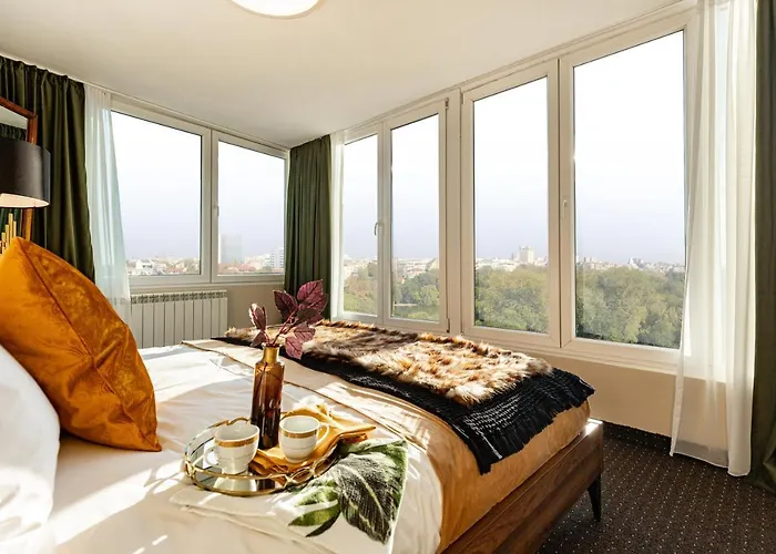 Qult - The Renaissance Affair Apartman