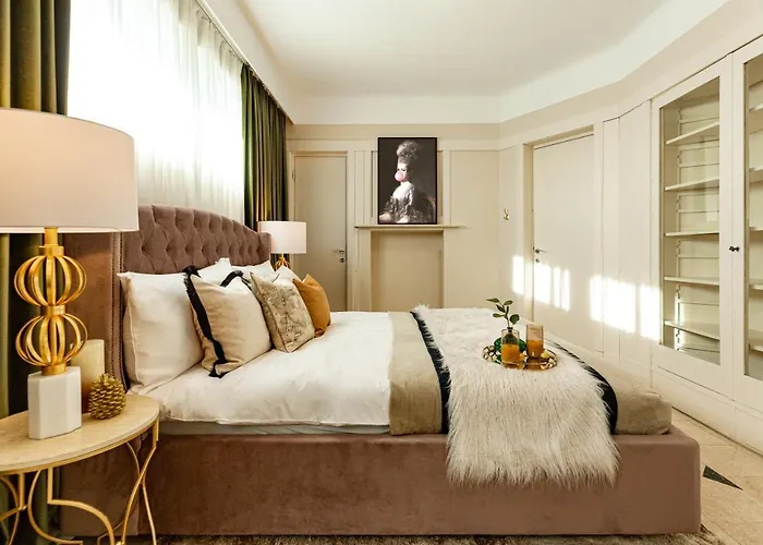 Qult - The Renaissance Affair * Bucharest