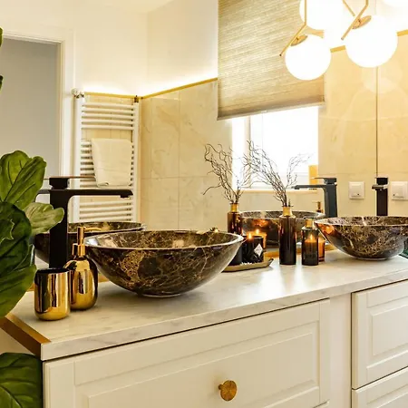 Qult - The Renaissance Affair * Bucarest