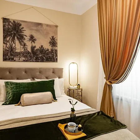Qult - The Renaissance Affair Apartment
